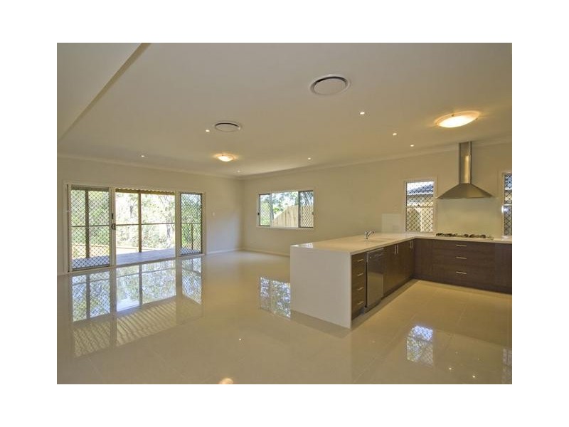 17 Usher Street, Indooroopilly QLD 4068