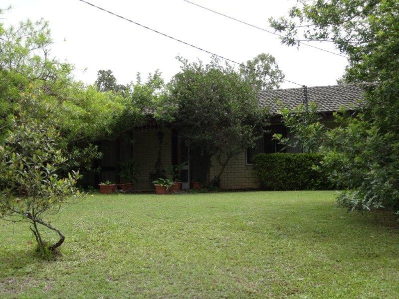 19 Lochiel Street, Kenmore QLD 4069