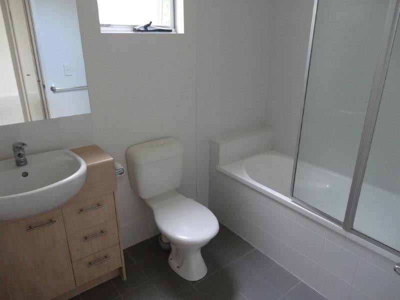 3/16 Grosvenor Road, Indooroopilly QLD 4068