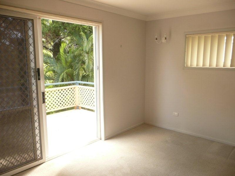 4/126 Clarence Road, Indooroopilly QLD 4068