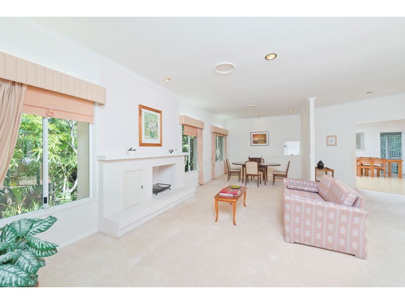 25 Marston Avenue, Indooroopilly QLD 4068