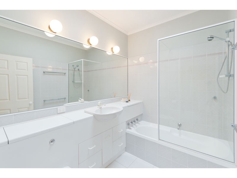 25 Marston Avenue, Indooroopilly QLD 4068