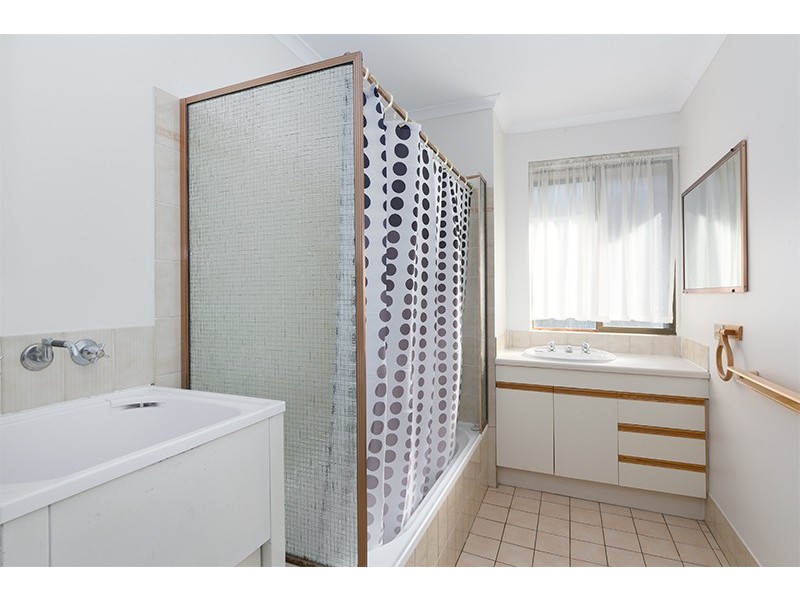 12/150 Clarence Road, Indooroopilly QLD 4068