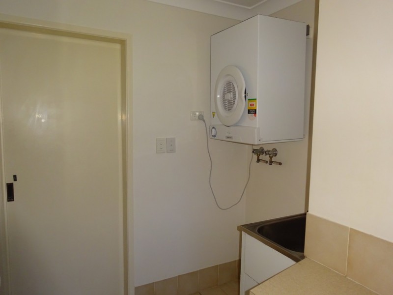 2/42 Newcross Street, Indooroopilly QLD 4068