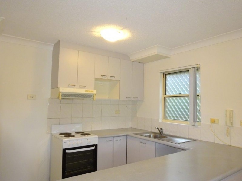 2/72 Waverley Road, Taringa QLD 4068