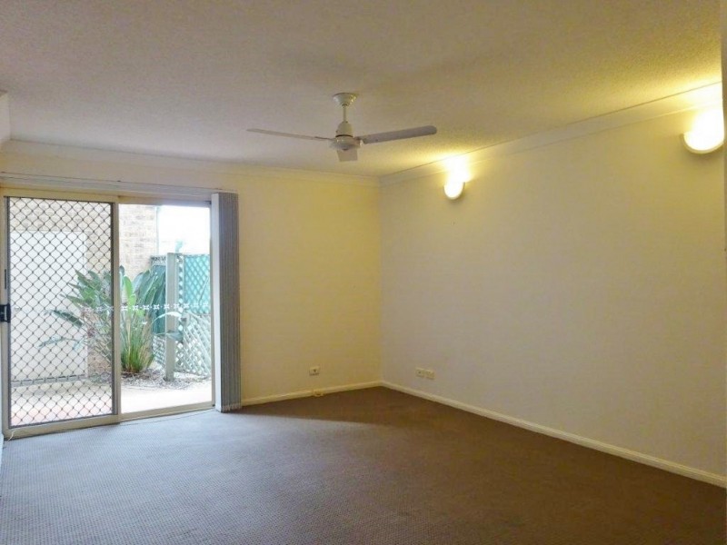 2/72 Waverley Road, Taringa QLD 4068