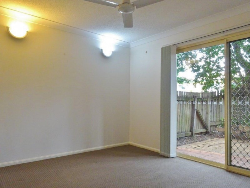 2/72 Waverley Road, Taringa QLD 4068