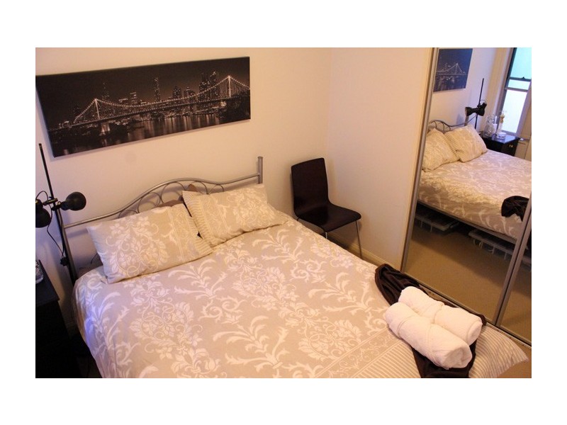 4/51 Lambert Road, Indooroopilly QLD 4068