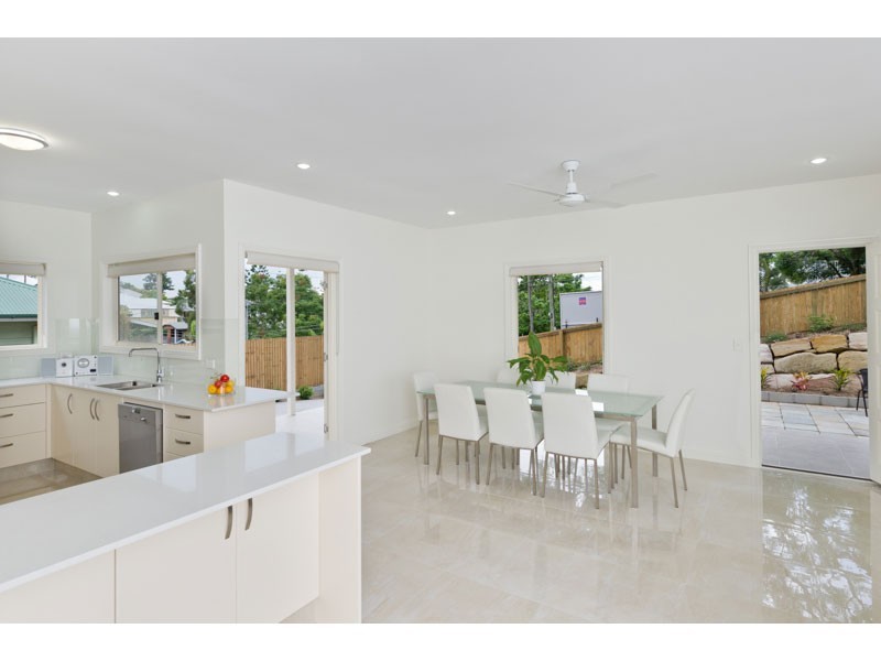 10 Rennie Street, Indooroopilly QLD 4068