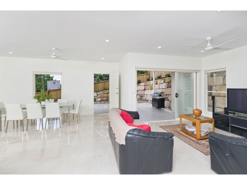 10 Rennie Street, Indooroopilly QLD 4068