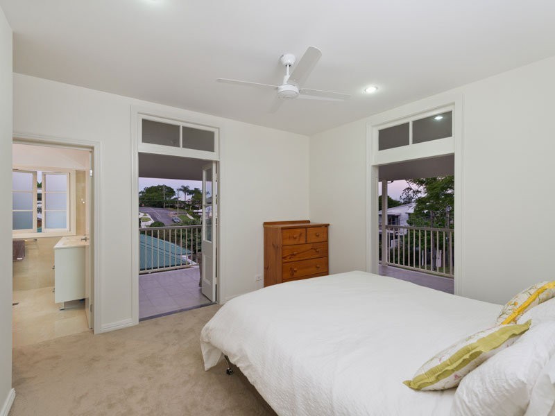 10 Rennie Street, Indooroopilly QLD 4068