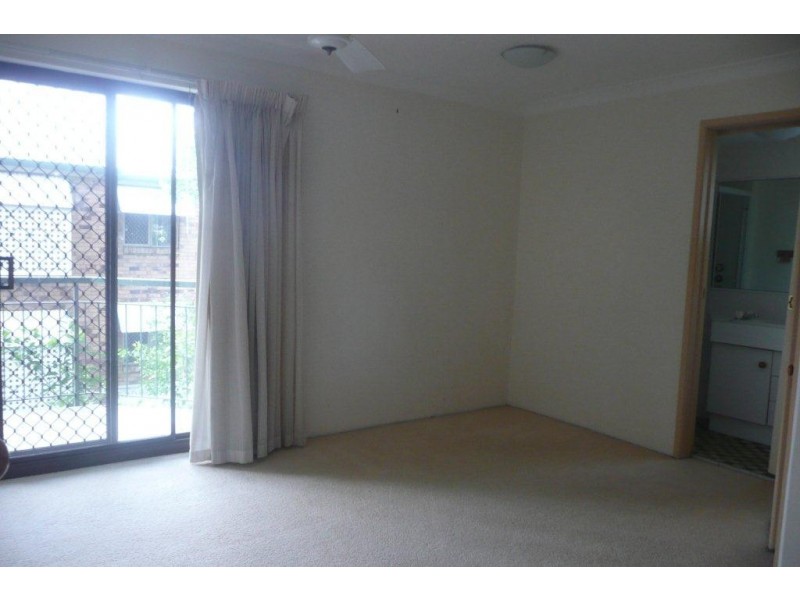 4/123 Central Avenue, Indooroopilly QLD 4068