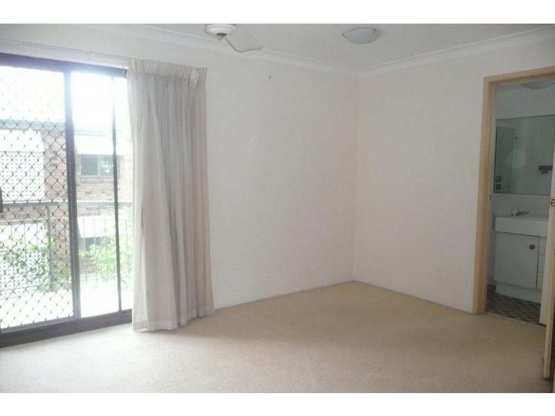 4/123 Central Avenue, Indooroopilly QLD 4068