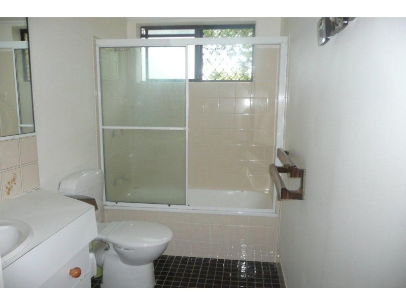 4/123 Central Avenue, Indooroopilly QLD 4068