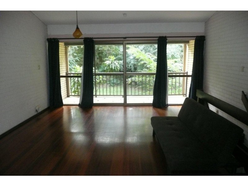 2/15 Priory Street, Indooroopilly QLD 4068