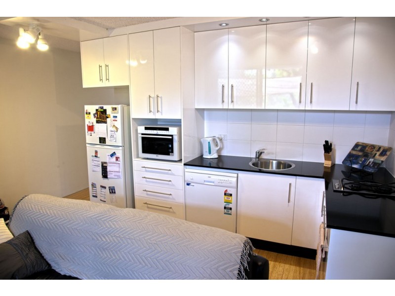 6/125 Clarence Road, Indooroopilly QLD 4068