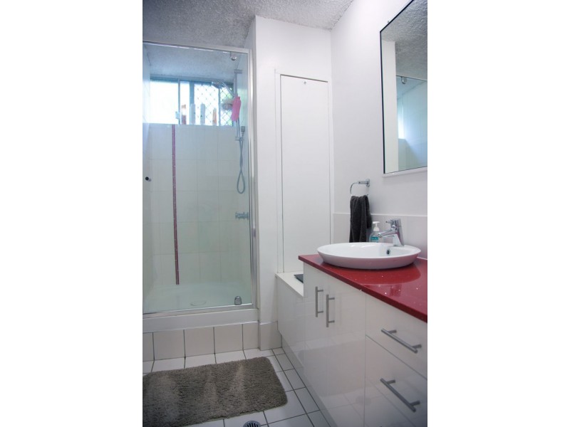 6/125 Clarence Road, Indooroopilly QLD 4068