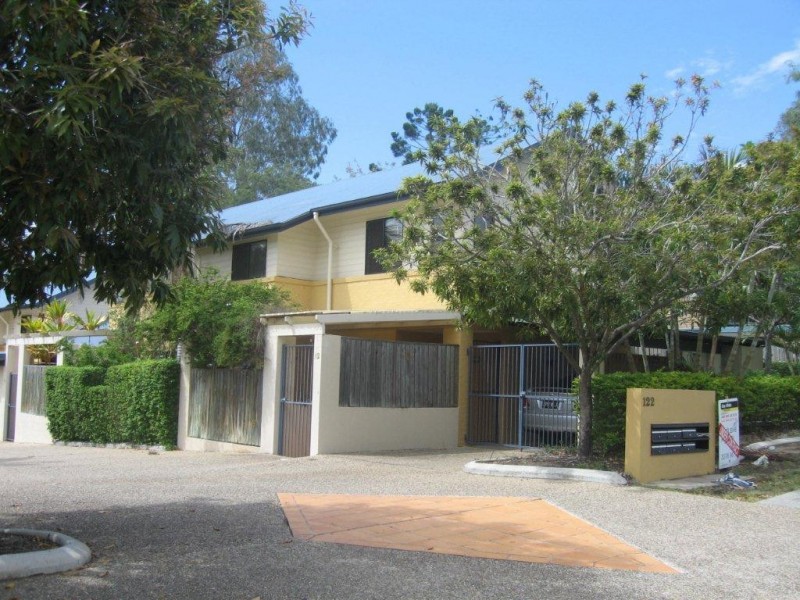 8/122 Central Avenue, Indooroopilly QLD 4068