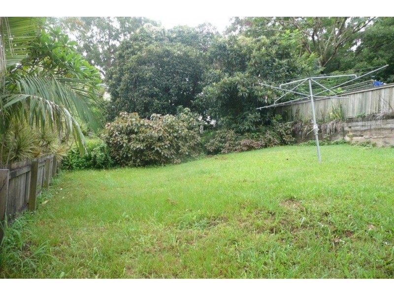 17 Noreen Street, Chapel Hill QLD 4069