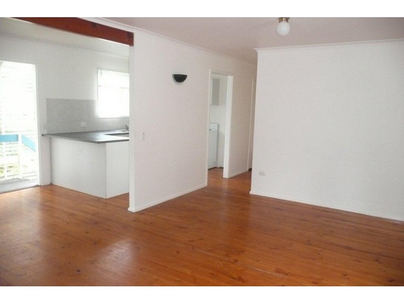 17 Noreen Street, Chapel Hill QLD 4069