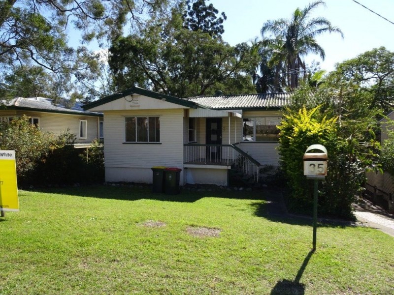 35 Disraeli Street, Indooroopilly QLD 4068