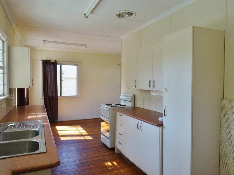 35 Disraeli Street, Indooroopilly QLD 4068