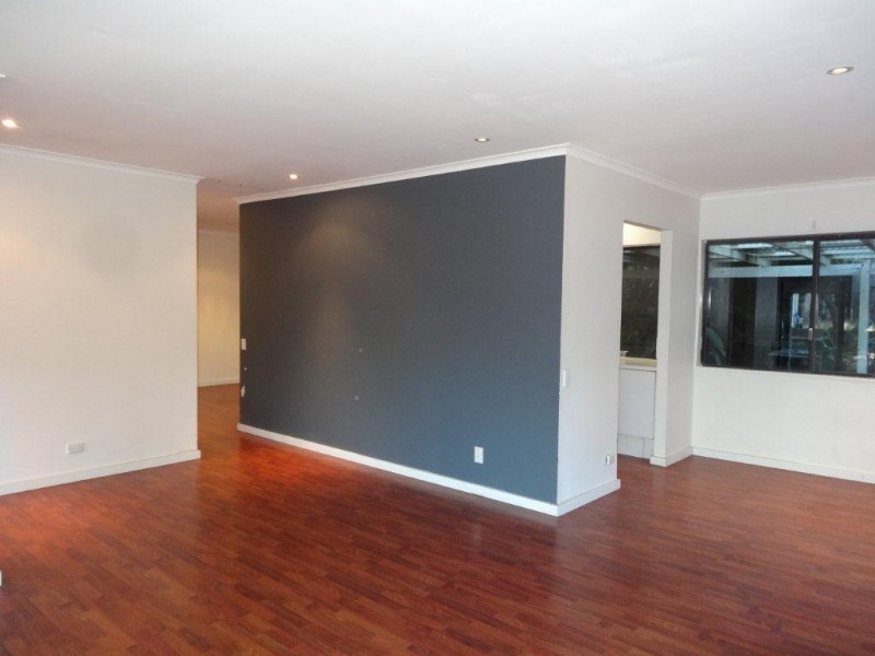 27 Ashburton Street, Chapel Hill QLD 4069