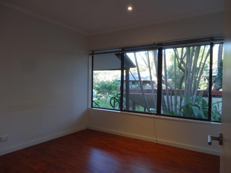 27 Ashburton Street, Chapel Hill QLD 4069