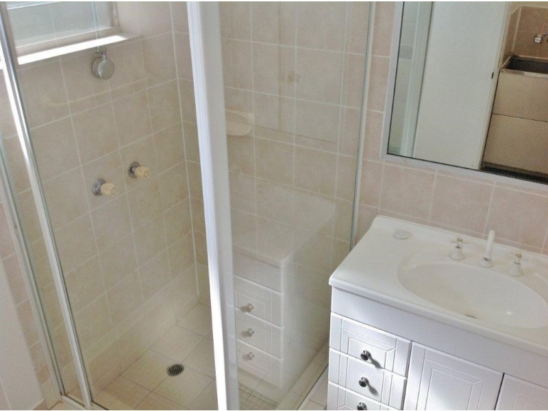 4/39 Waverley Road, Taringa QLD 4068