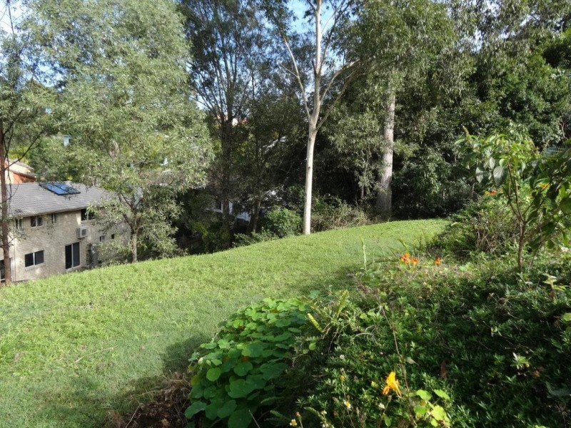 132 Greenford Street, Chapel Hill QLD 4069