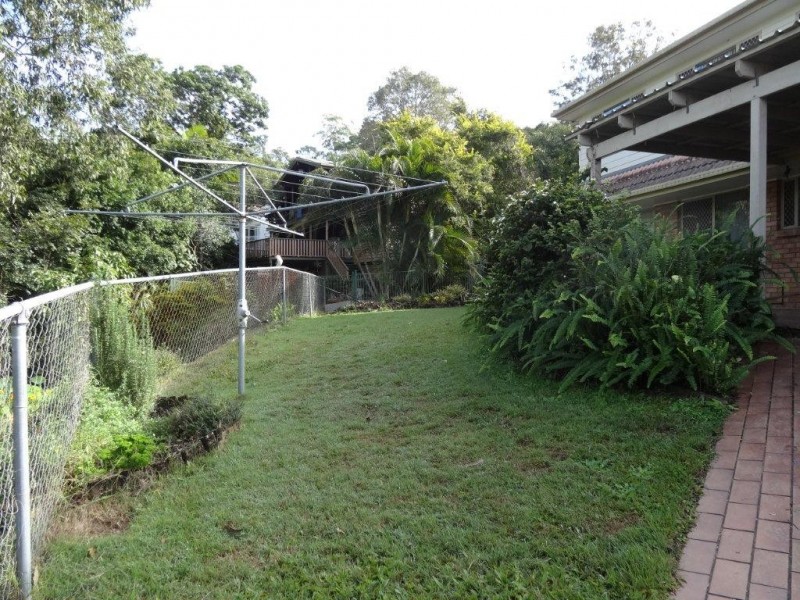 132 Greenford Street, Chapel Hill QLD 4069