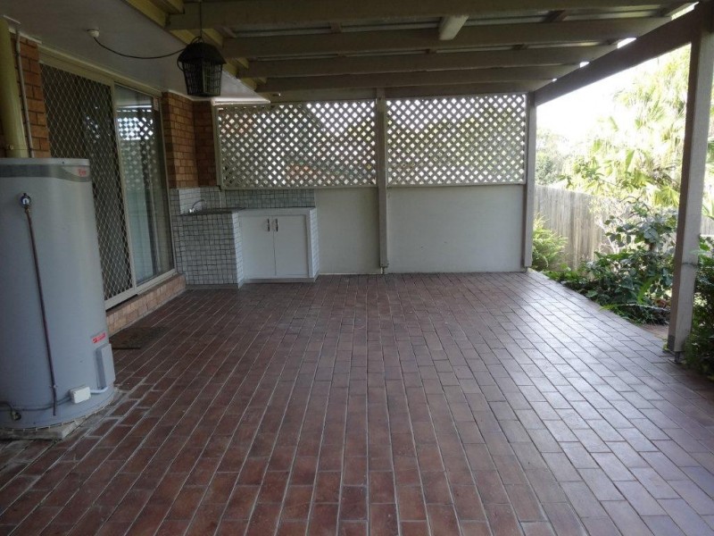 132 Greenford Street, Chapel Hill QLD 4069