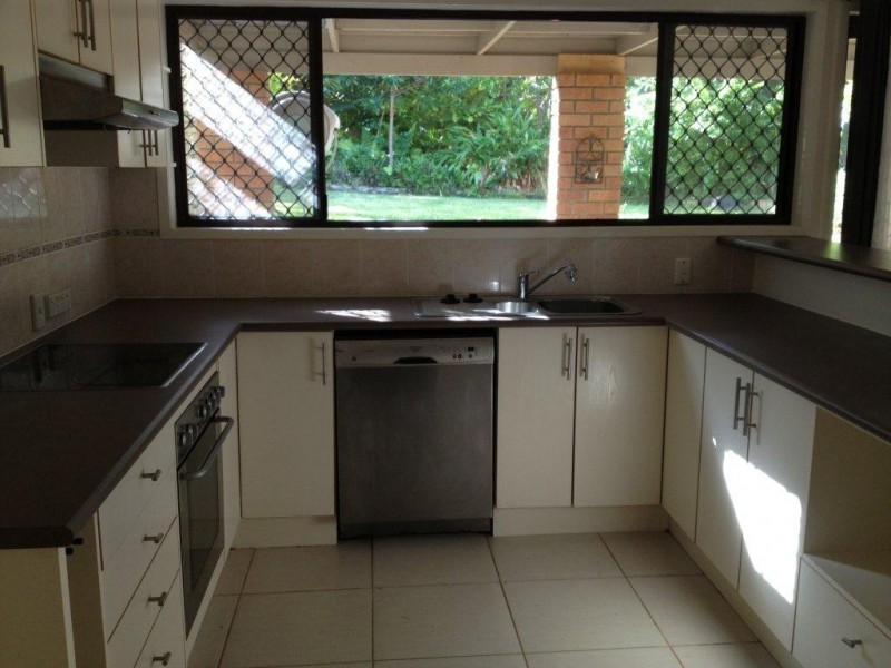 9 Staaten Street, Chapel Hill QLD 4069