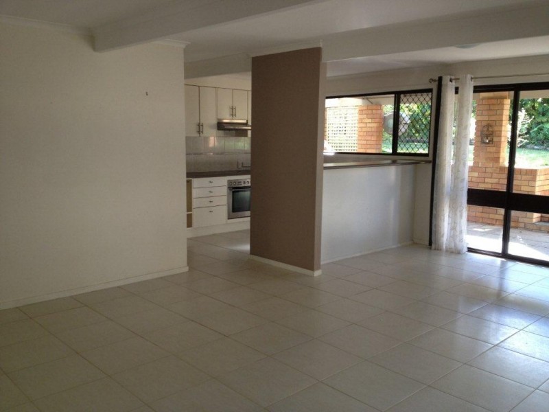 9 Staaten Street, Chapel Hill QLD 4069