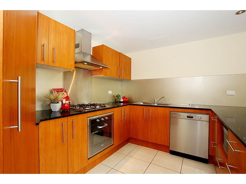 1/36 Underhill Avenue, Indooroopilly QLD 4068