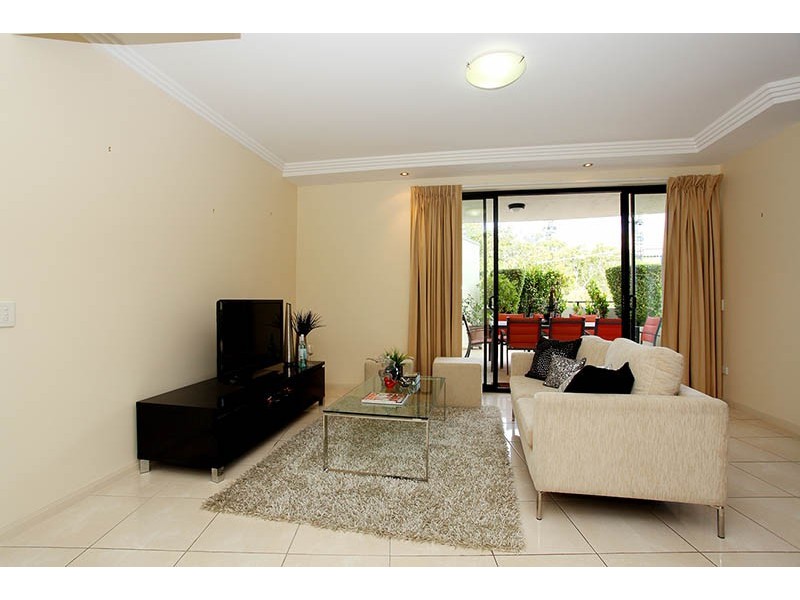 1/36 Underhill Avenue, Indooroopilly QLD 4068