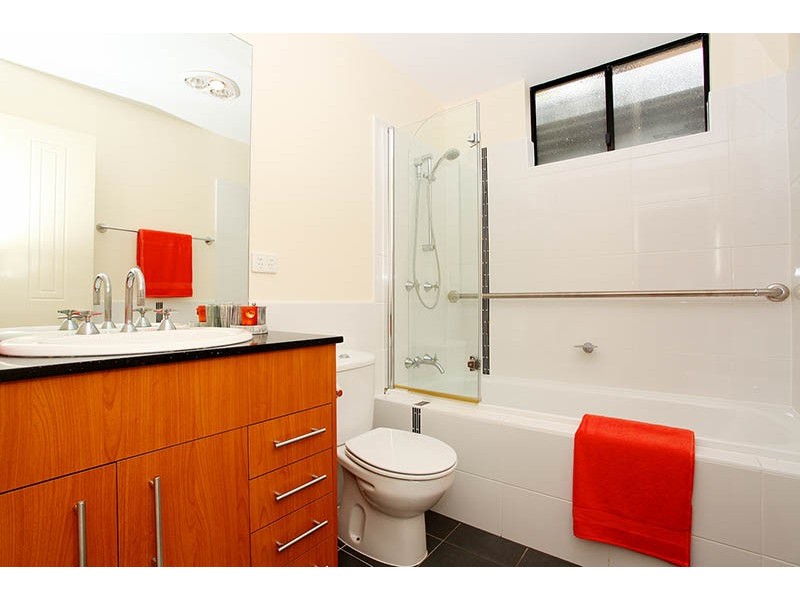 1/36 Underhill Avenue, Indooroopilly QLD 4068