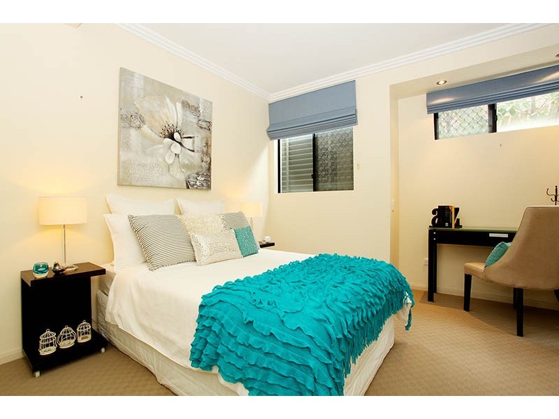 1/36 Underhill Avenue, Indooroopilly QLD 4068