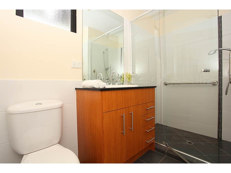 1/36 Underhill Avenue, Indooroopilly QLD 4068