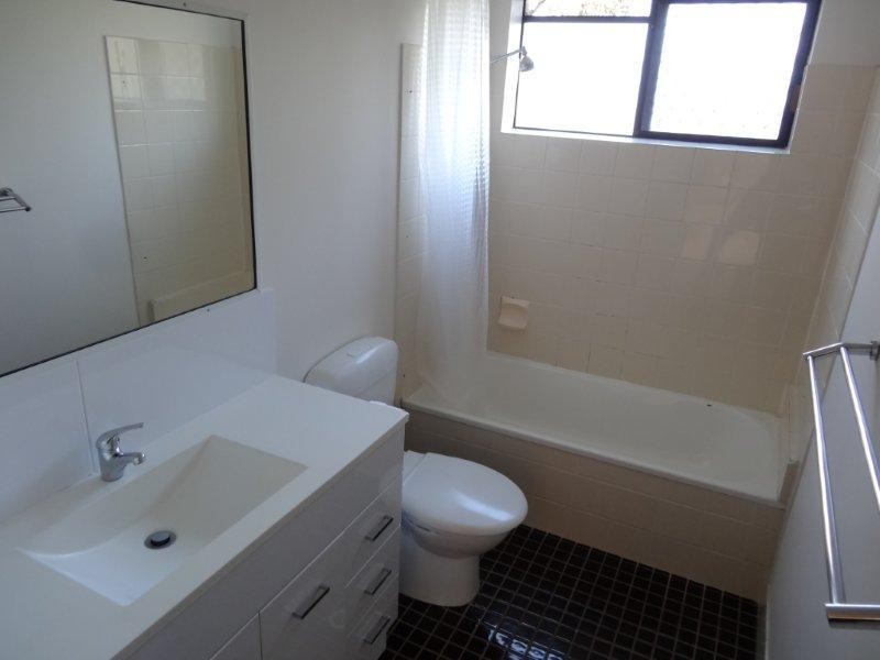 4/123 Central Avenue, Indooroopilly QLD 4068