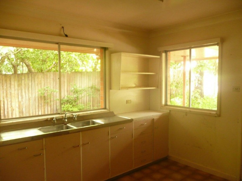 19 Napier Street, St Lucia QLD 4067