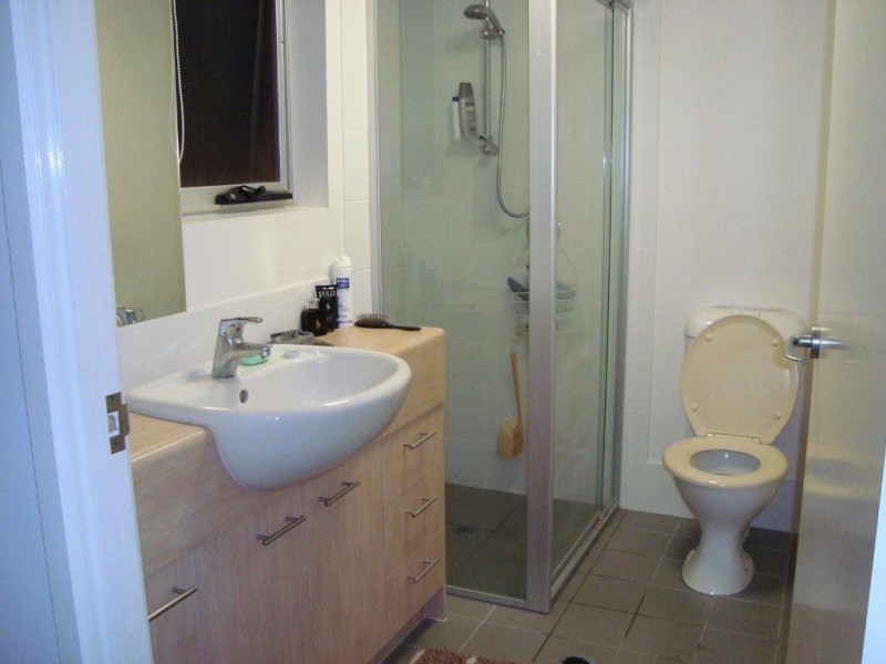 18/16 Grosvenor Road, Indooroopilly QLD 4068