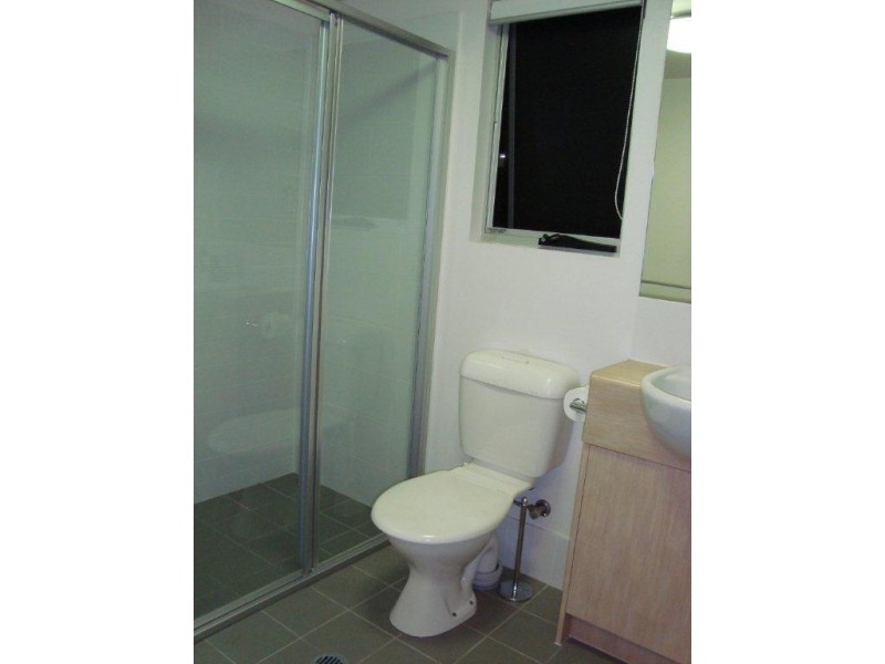 18/16 Grosvenor Road, Indooroopilly QLD 4068