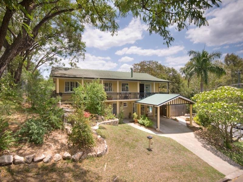 1 Sundown Street, Kenmore QLD 4069