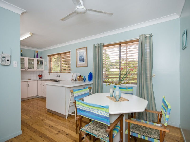 1 Sundown Street, Kenmore QLD 4069
