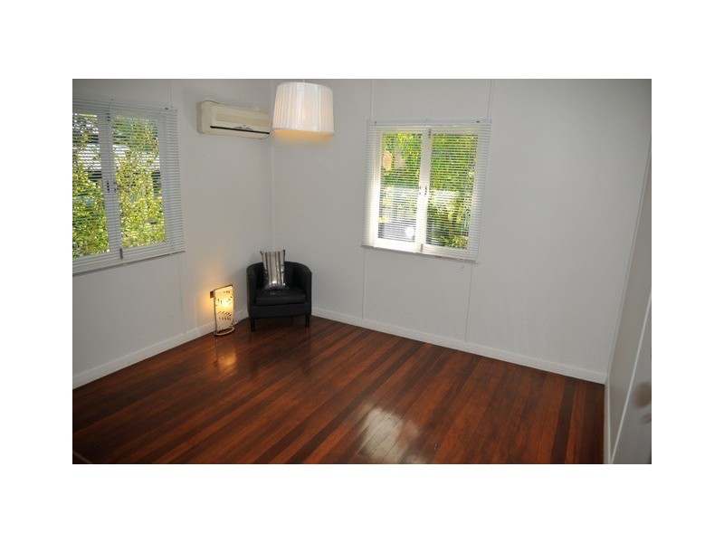 46 Neulans Road, Indooroopilly QLD 4068