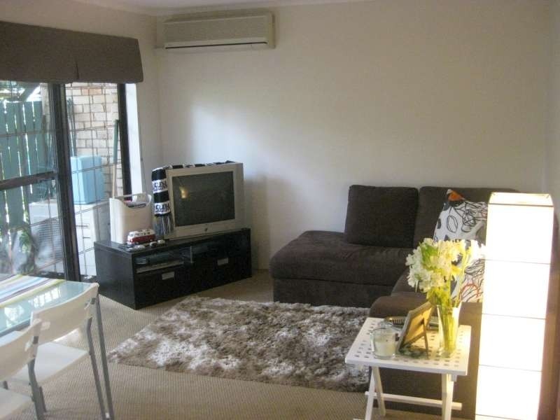 4/12 Woodstock Avenue, Taringa QLD 4068