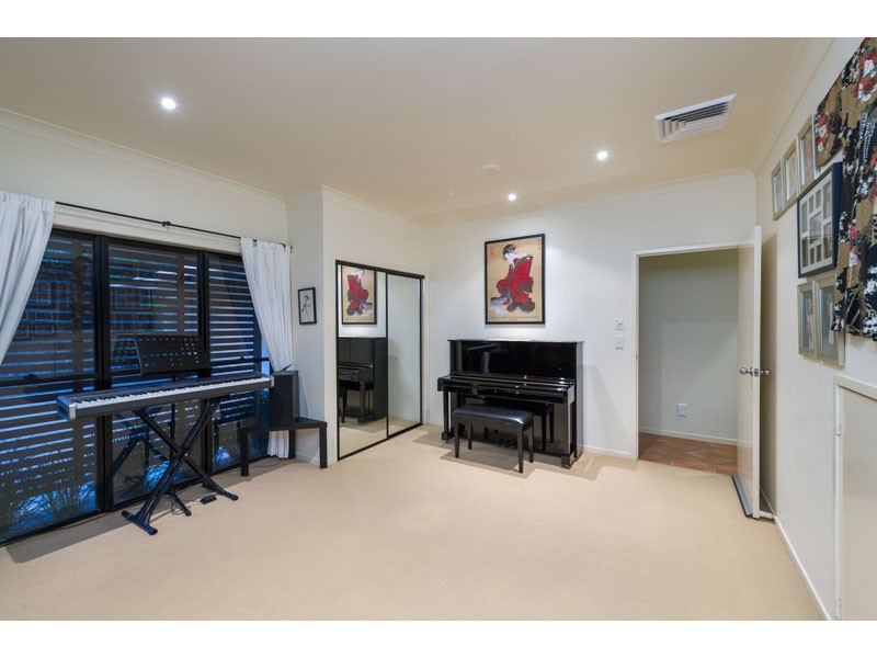 54 Vakuta Street, Fig Tree Pocket QLD 4069
