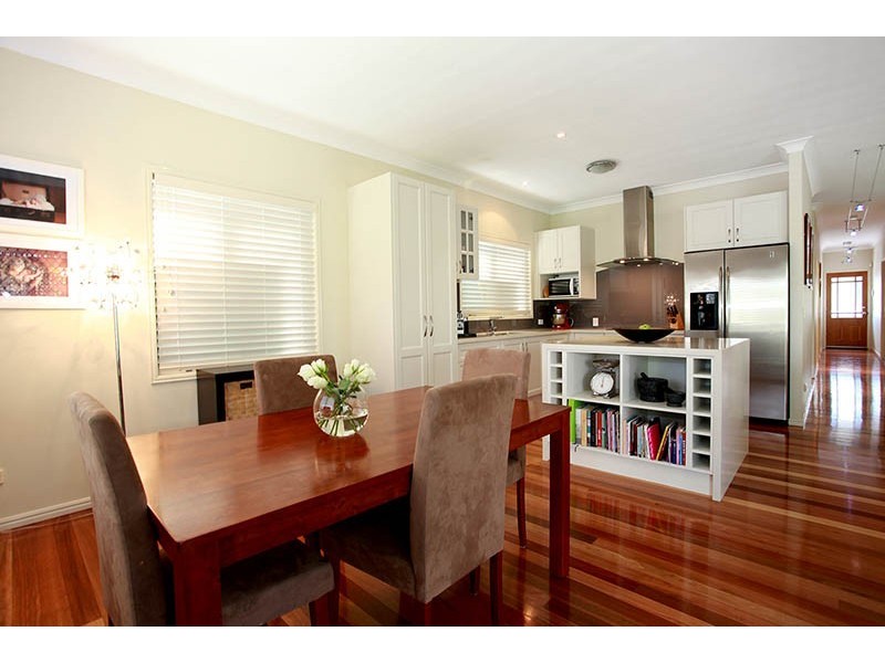 52 Gladstone Street, Indooroopilly QLD 4068