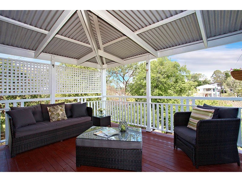 52 Gladstone Street, Indooroopilly QLD 4068